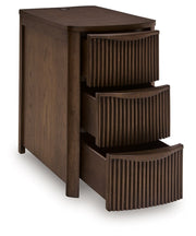 Camdill - Chair Side End Table - R&R Furniture Gallery (Fountain Valley, CA)