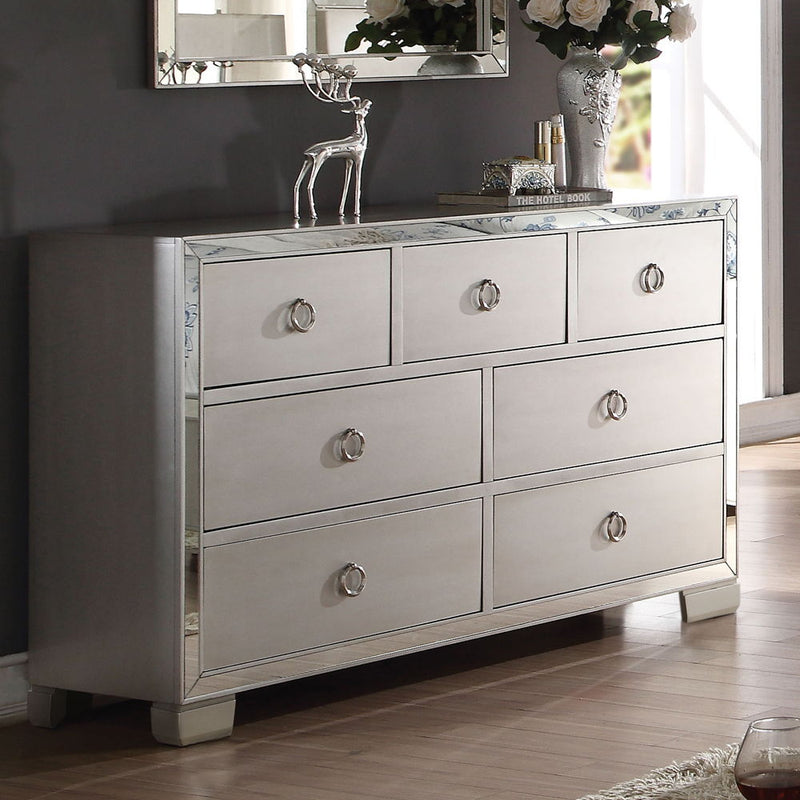Voeville II - Dresser - Platinum - R&R Furniture Gallery (Fountain Valley, CA)