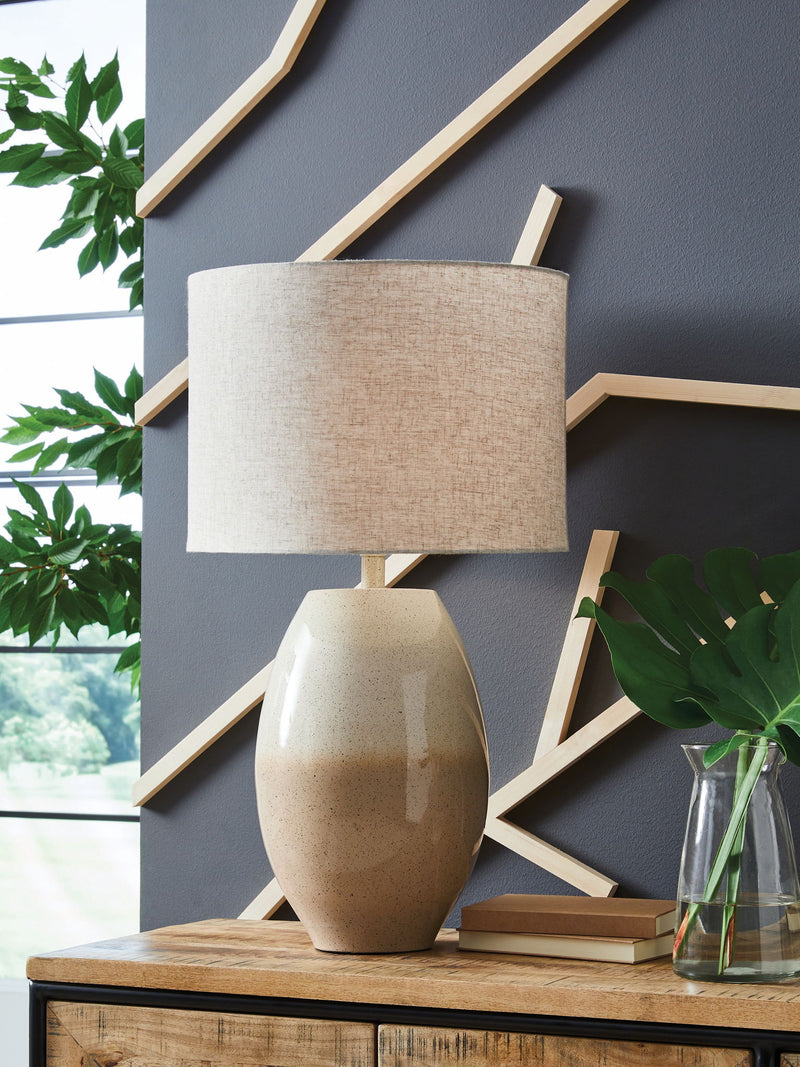 Linas - Metal Table Lamp - Cream / Beige - R&R Furniture Gallery (Fountain Valley, CA)