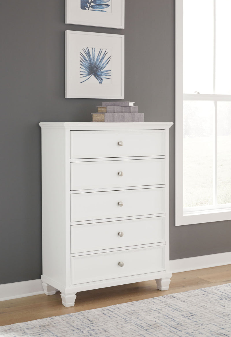 Fortman - Five Drawer Chest - White - R&R Furniture Gallery (Fountain Valley, CA)