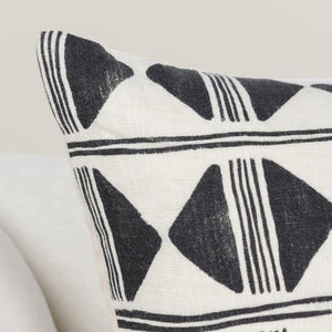Nubia - 22" x 22" Pillow - Black / White