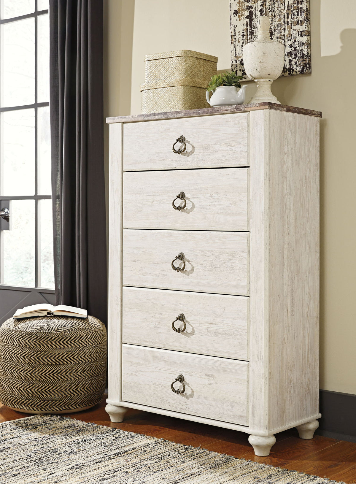 Willowton - Five Drawer Chest - Brown / Beige / White - R&R Furniture Gallery (Fountain Valley, CA)
