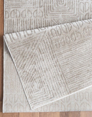 Elegance - 5'3" X 7'3" Area Rug - Ivory - R&R Furniture Gallery (Fountain Valley, CA)