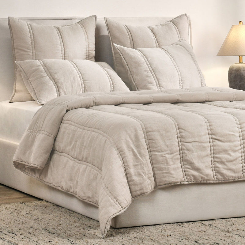 Rowen - Quilt - R&R Furniture Gallery (Fountain Valley, CA)