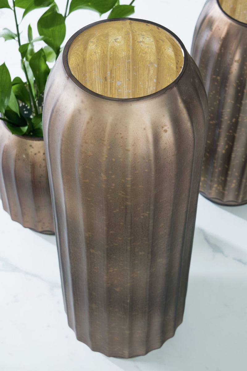Briarcott - Vase - R&R Furniture Gallery (Fountain Valley, CA)
