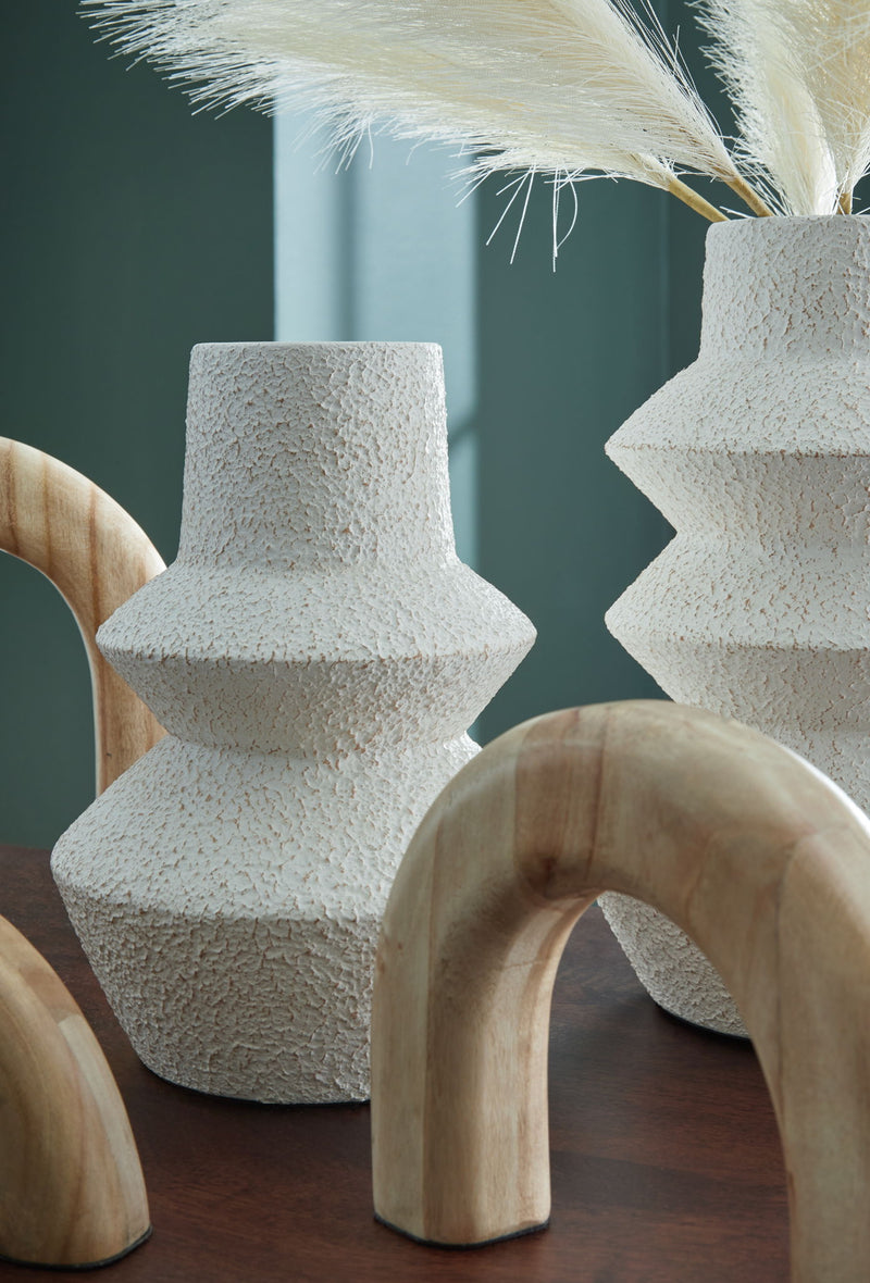 Maddwarth - Accessory Set (Set of 5) - White / Natural Brown - R&R Furniture Gallery (Fountain Valley, CA)