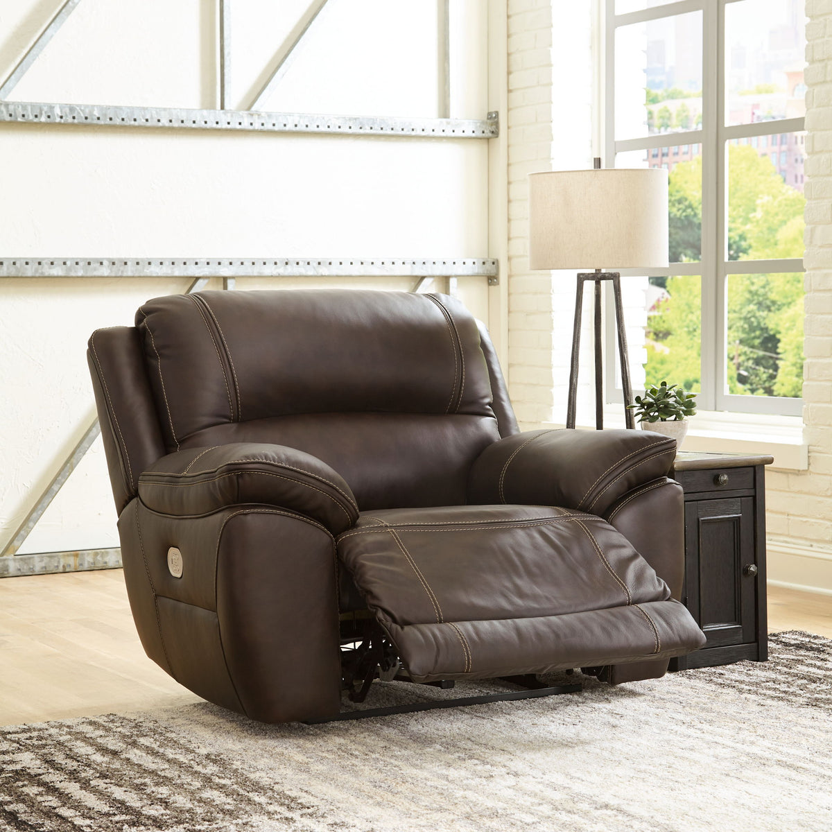 Dunleith - Zero Wall Recliner w/PWR HDRST - Chocolate - R&R Furniture Gallery (Fountain Valley, CA)