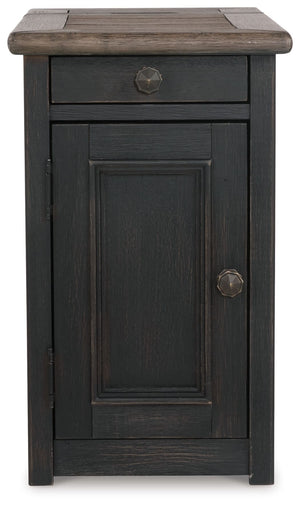 Tyler Creek - Chair Side End Table - Grayish Brown / Black - R&R Furniture Gallery (Fountain Valley, CA)