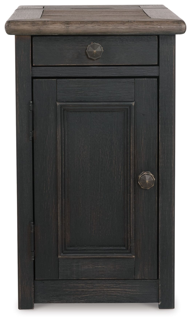 Tyler Creek - Chair Side End Table - Grayish Brown / Black - R&R Furniture Gallery (Fountain Valley, CA)