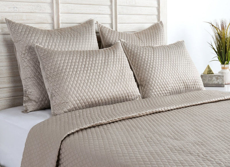 Diamond - Quilt - R&R Furniture Gallery (Fountain Valley, CA)