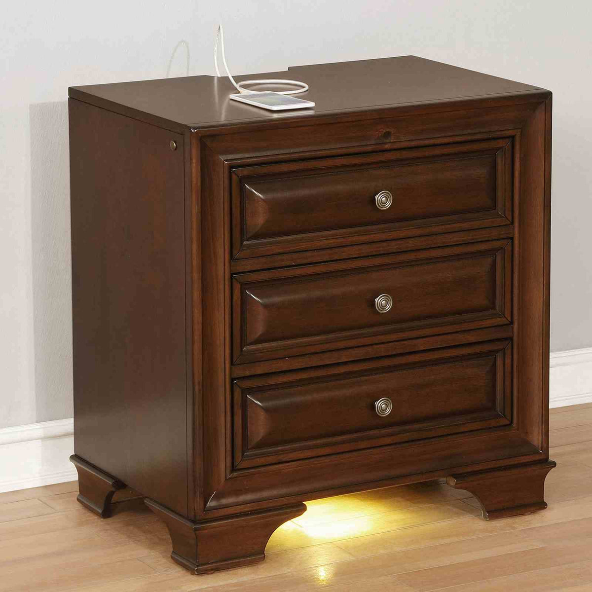 Brandt - Nightstand w/ USB, Brown Cherry