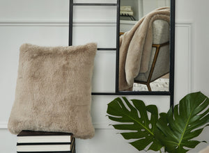 Gariland - Faux Fur Pillow - R&R Furniture Gallery (Fountain Valley, CA)