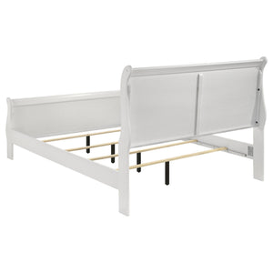 Bedroom Set With Curved Details