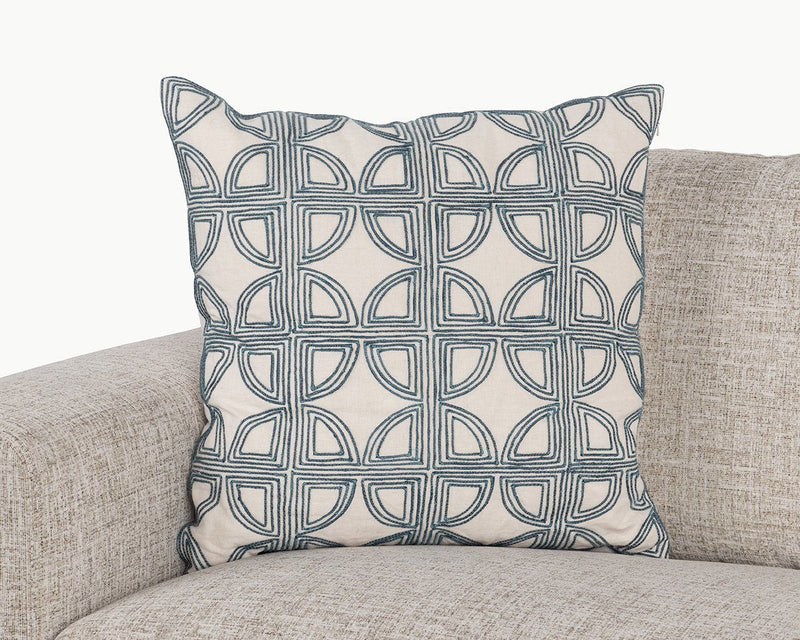 Villa Classics - Elea 22" x 22" Pillow - R&R Furniture Gallery (Fountain Valley, CA)