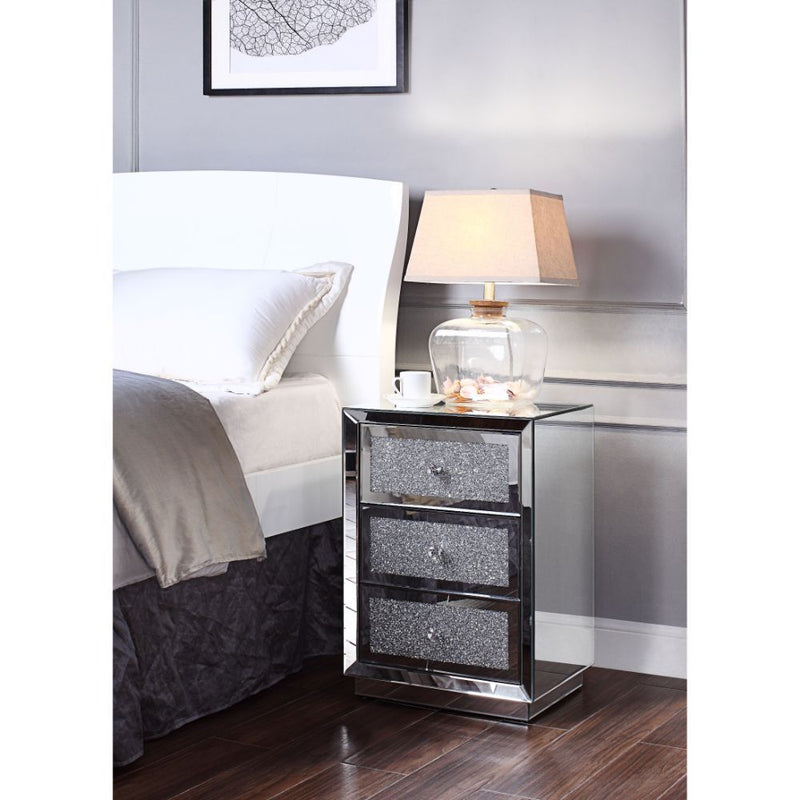 Noralie - 26" Accent Table - Mirrored, Faux Diamonds - R&R Furniture Gallery (Fountain Valley, CA)