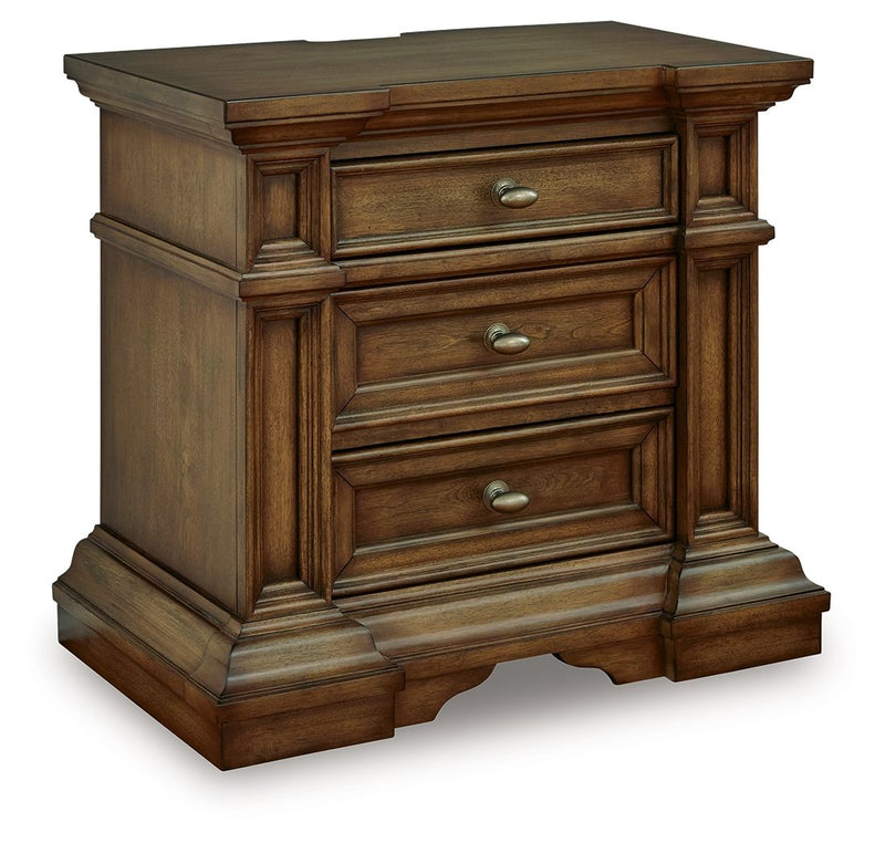 Frantanna - Three Drawer Night Stand - Brown - R&R Furniture Gallery (Fountain Valley, CA)
