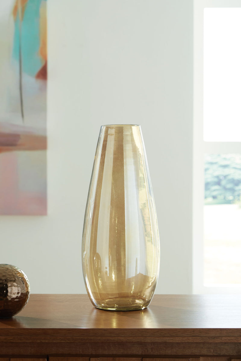 Rhettman - Vase - R&R Furniture Gallery (Fountain Valley, CA)