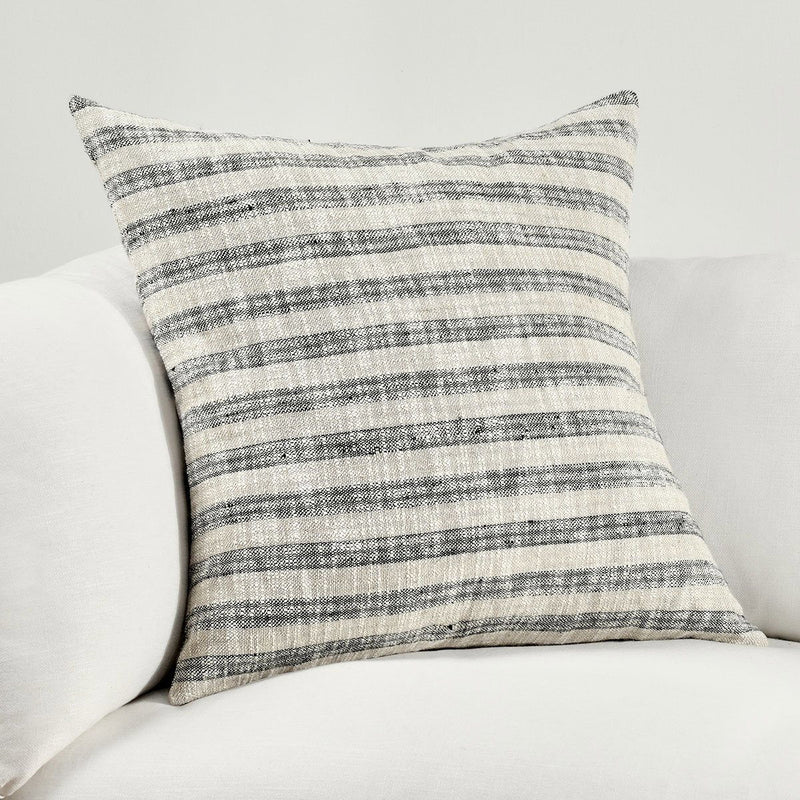 Linna - 24" x 24" Pillow - Natural / Black