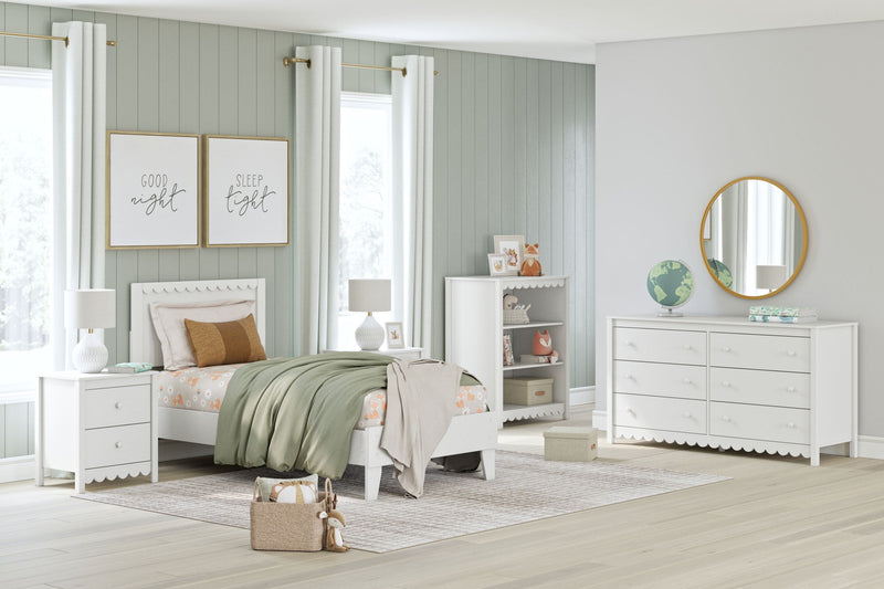 Signature Design by Ashley Hallityn 3-piece platform bedroom set featuring a bed frame, nightstands, and coordinating bedroom furniture.