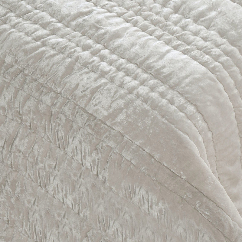 Seville - Quilt - R&R Furniture Gallery (Fountain Valley, CA)