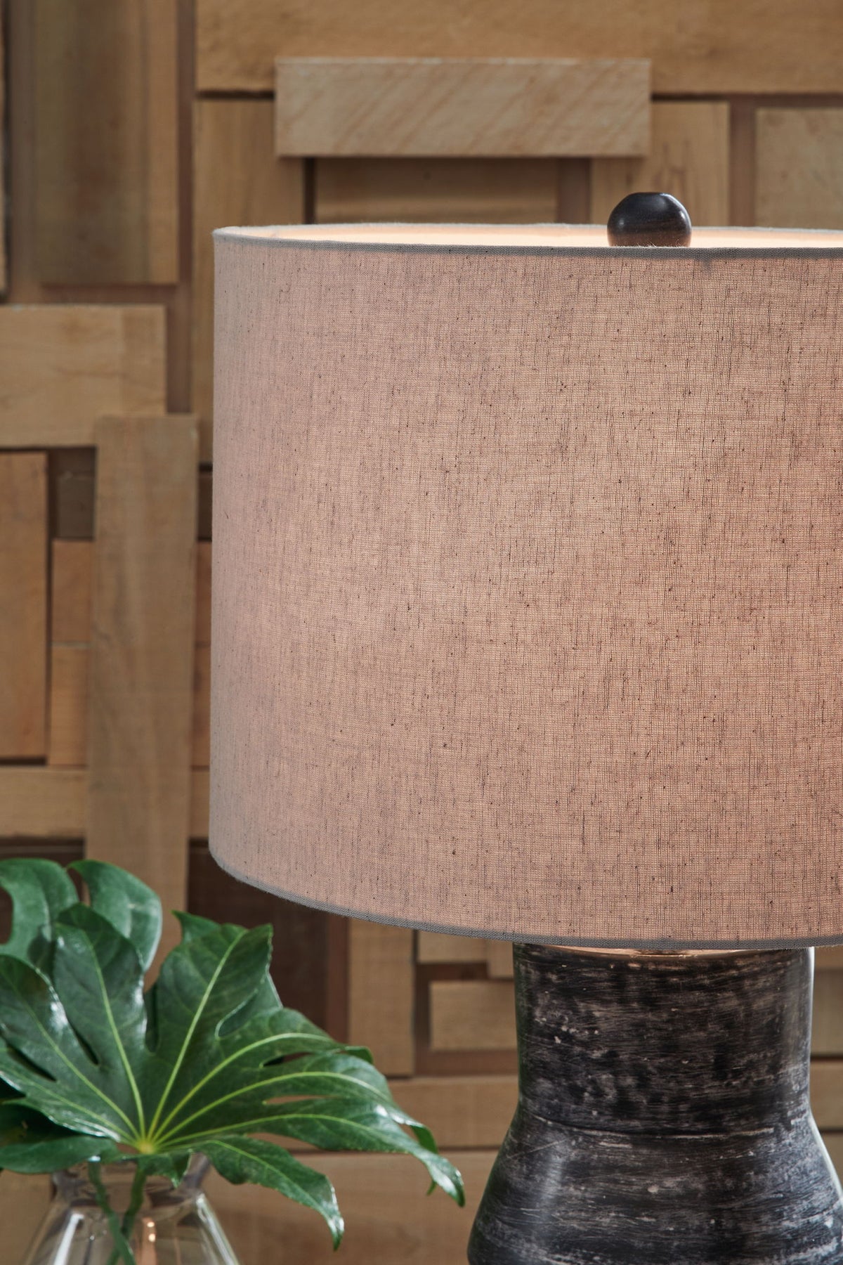 Kerbert - Terracotta Table Lamp - Distressed Black - R&R Furniture Gallery (Fountain Valley, CA)
