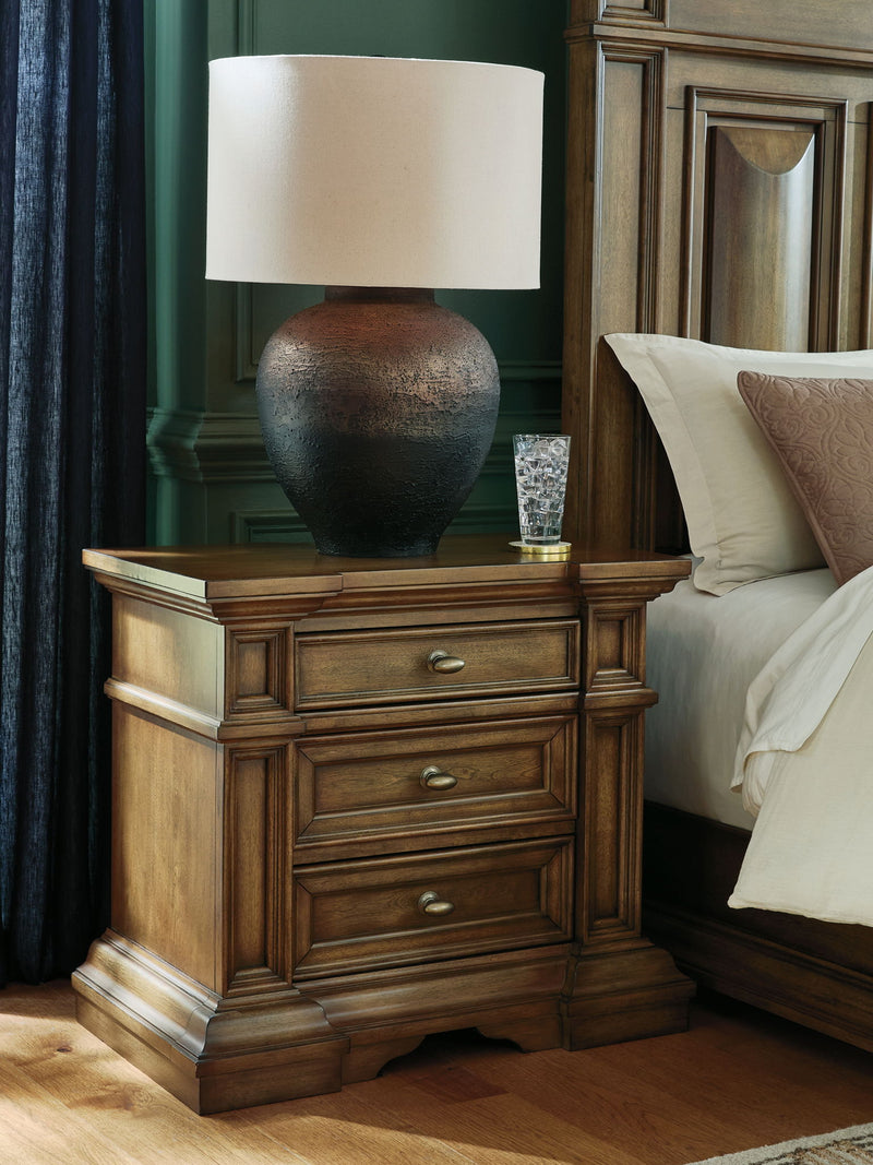 Frantanna - Three Drawer Night Stand - Brown - R&R Furniture Gallery (Fountain Valley, CA)
