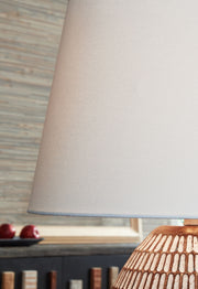 Darrich - Metal Table Lamp - Beige / White - R&R Furniture Gallery (Fountain Valley, CA)