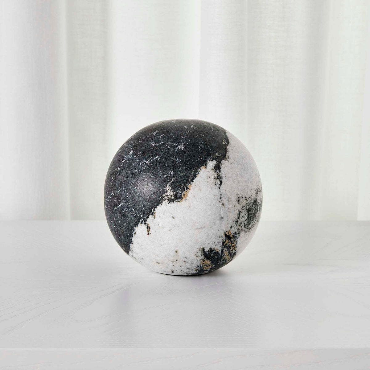 Panda - Orb - Black / White