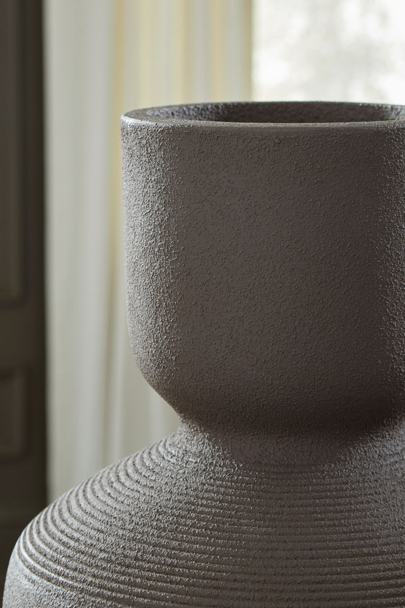 Dalsen - Vase - R&R Furniture Gallery (Fountain Valley, CA)