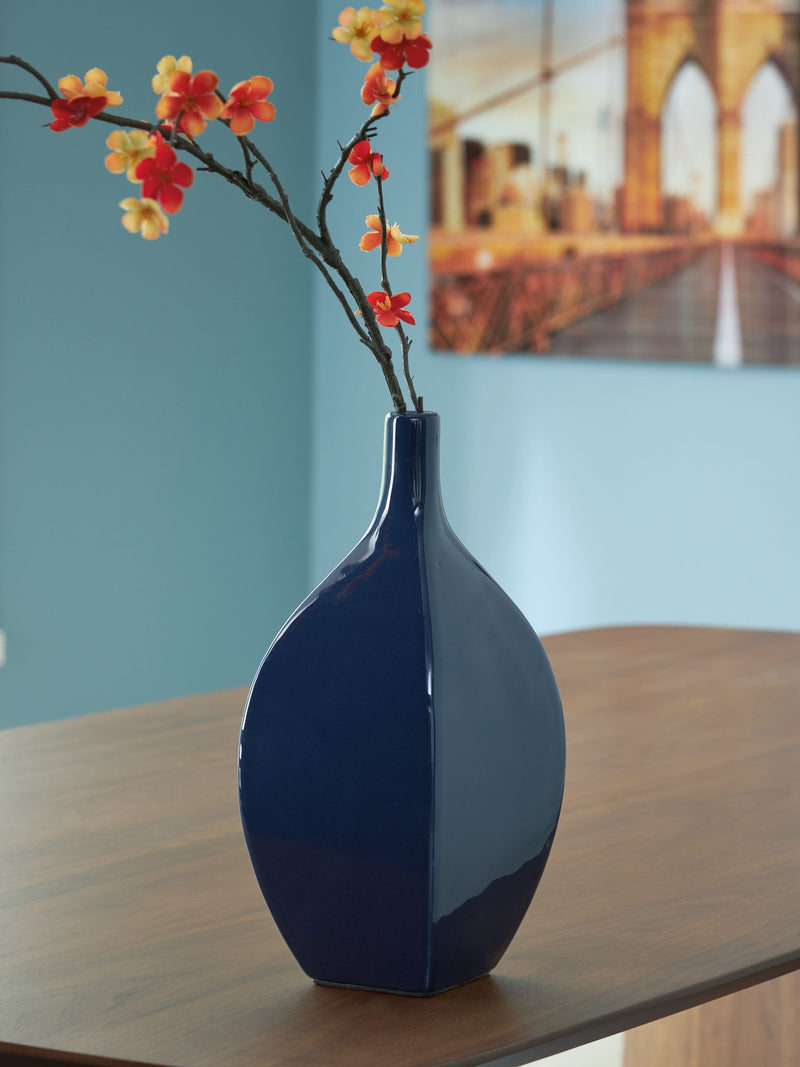 Abtinson - Vase - R&R Furniture Gallery (Fountain Valley, CA)