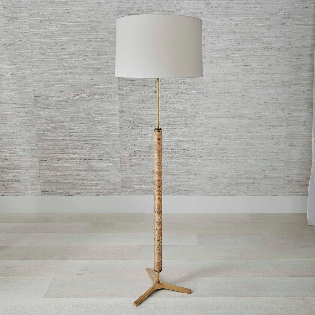 It’S A Wrap - Floor Lamp - Brass / Gold / Woodtone