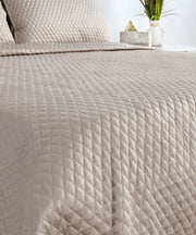 Diamond - Quilt Set - R&R Furniture Gallery (Fountain Valley, CA)