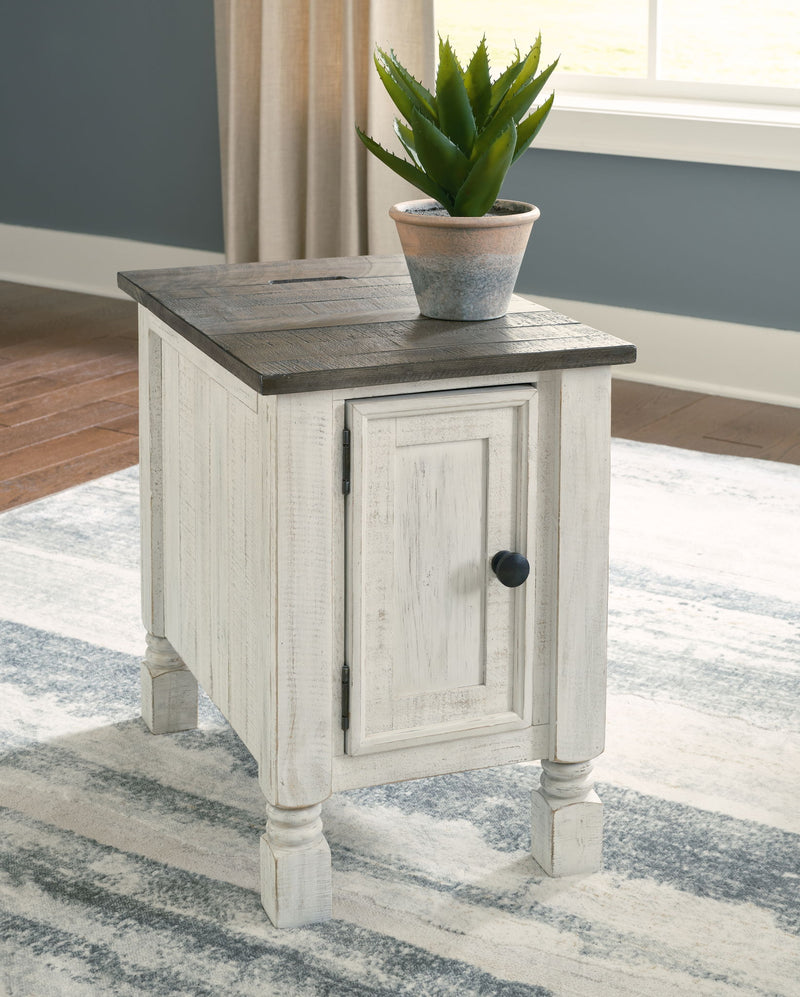 Havalance - Chair Side End Table - White / Gray - R&R Furniture Gallery (Fountain Valley, CA)