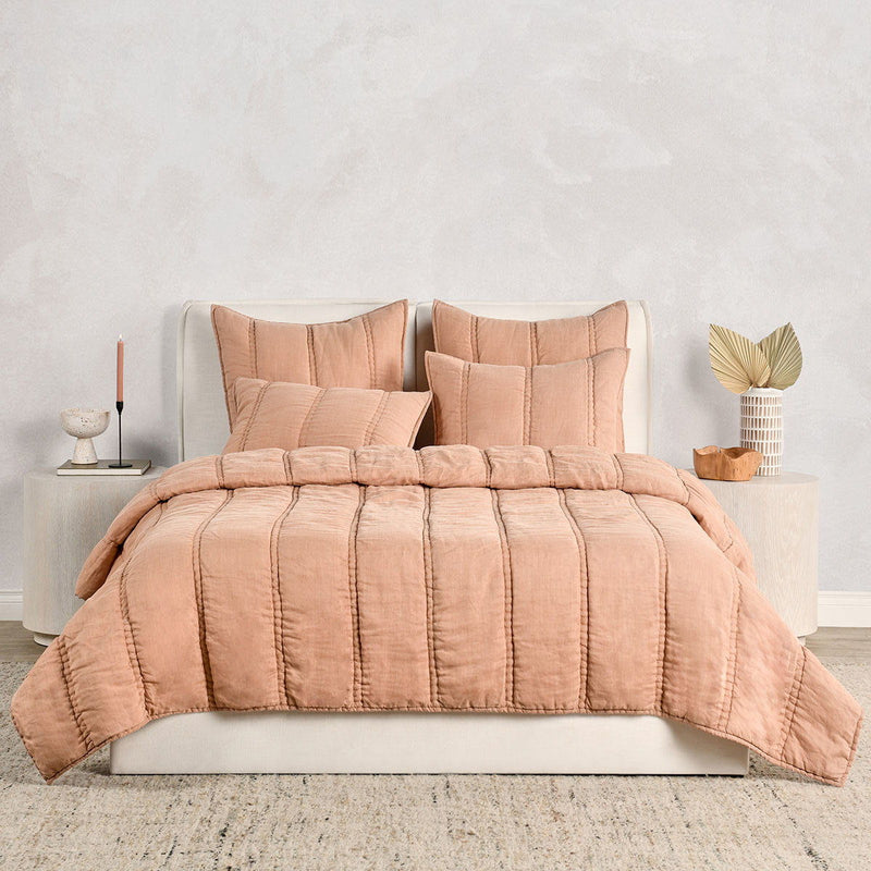 Rowen - Quilt - R&R Furniture Gallery (Fountain Valley, CA)