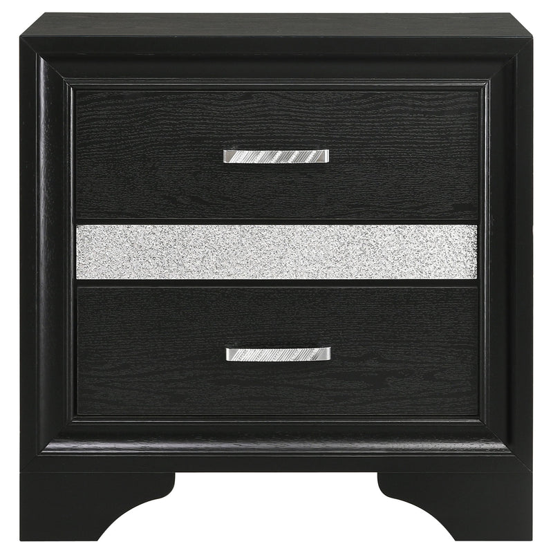 Modern Bedroom Set With Upholstered Headboard And Textured Storage