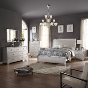 Voeville II - Dresser - Platinum - R&R Furniture Gallery (Fountain Valley, CA)