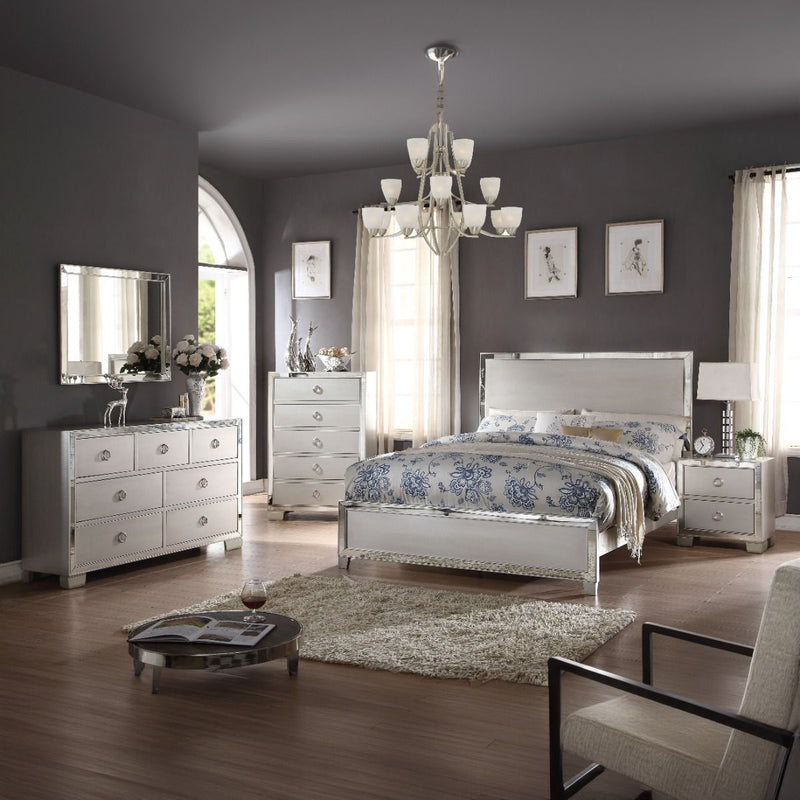 Voeville II - Dresser - Platinum - R&R Furniture Gallery (Fountain Valley, CA)
