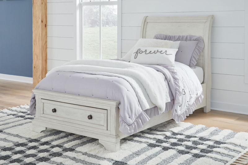 Robbinsdale - Youth Sleigh Storage Bedroom Set - R&R Furniture Gallery (Fountain Valley, CA)
