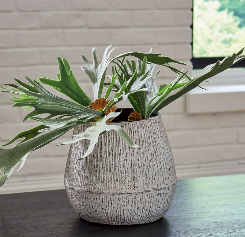 Claymount - Vase - R&R Furniture Gallery (Fountain Valley, CA)