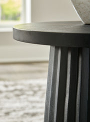 Ceilby - Accent Table - R&R Furniture Gallery (Fountain Valley, CA)
