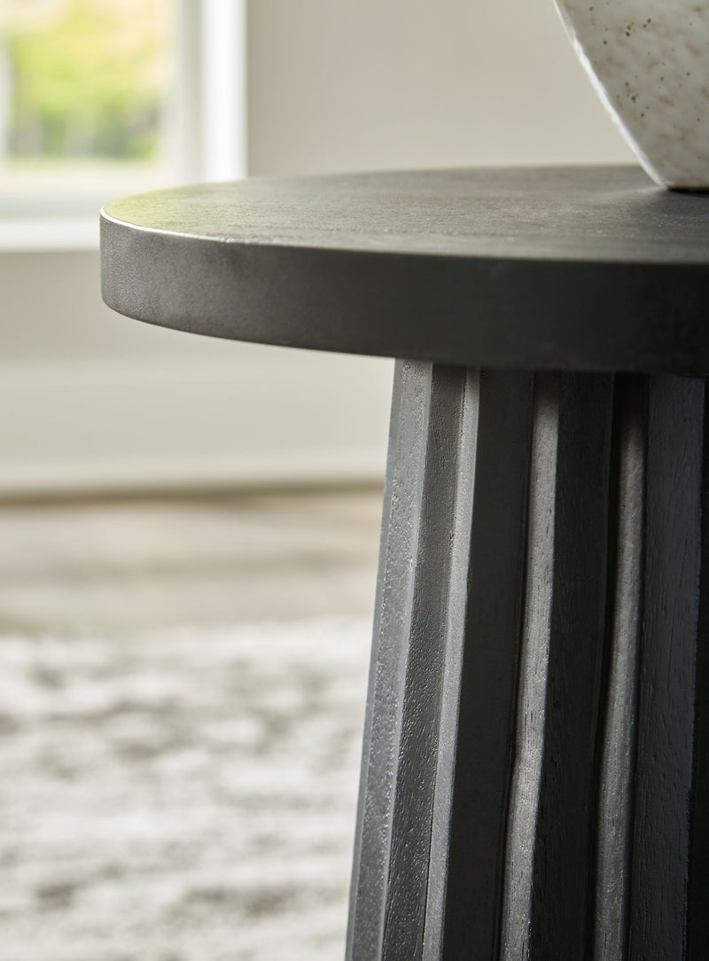Ceilby - Accent Table - R&R Furniture Gallery (Fountain Valley, CA)