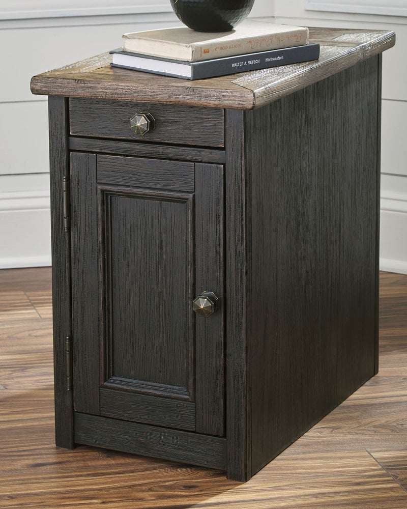 Tyler Creek - Chair Side End Table - Grayish Brown / Black - R&R Furniture Gallery (Fountain Valley, CA)