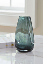 Beamund - Vase - 9" - R&R Furniture Gallery (Fountain Valley, CA)