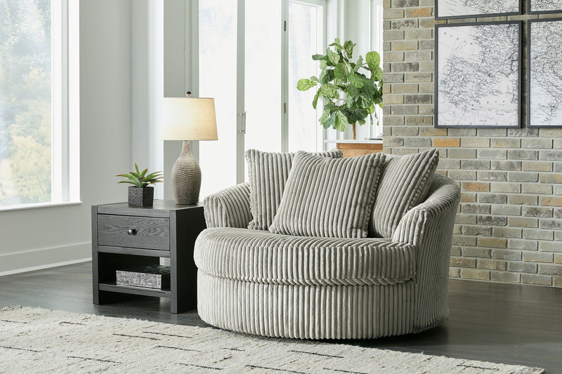 Lindyn - Oversized Swivel Accent Chair - R&R Furniture Gallery (Fountain Valley, CA)