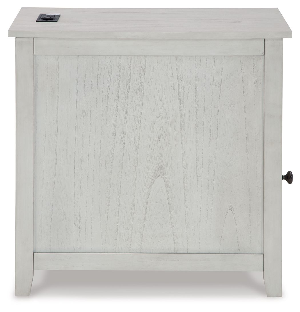 Treytown - Chair Side End Table - R&R Furniture Gallery (Fountain Valley, CA)