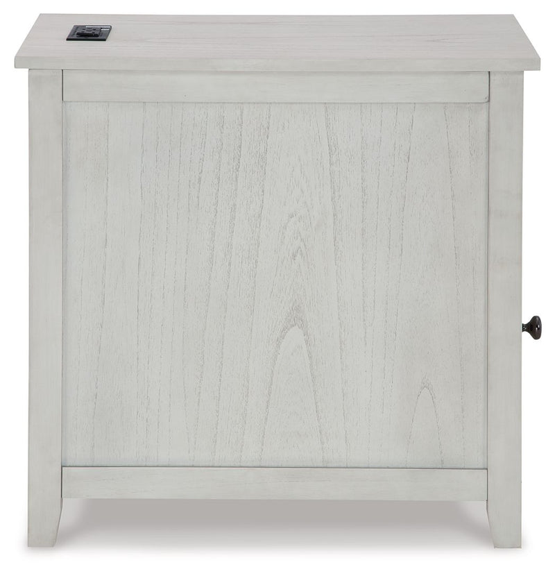 Treytown - Chair Side End Table - R&R Furniture Gallery (Fountain Valley, CA)