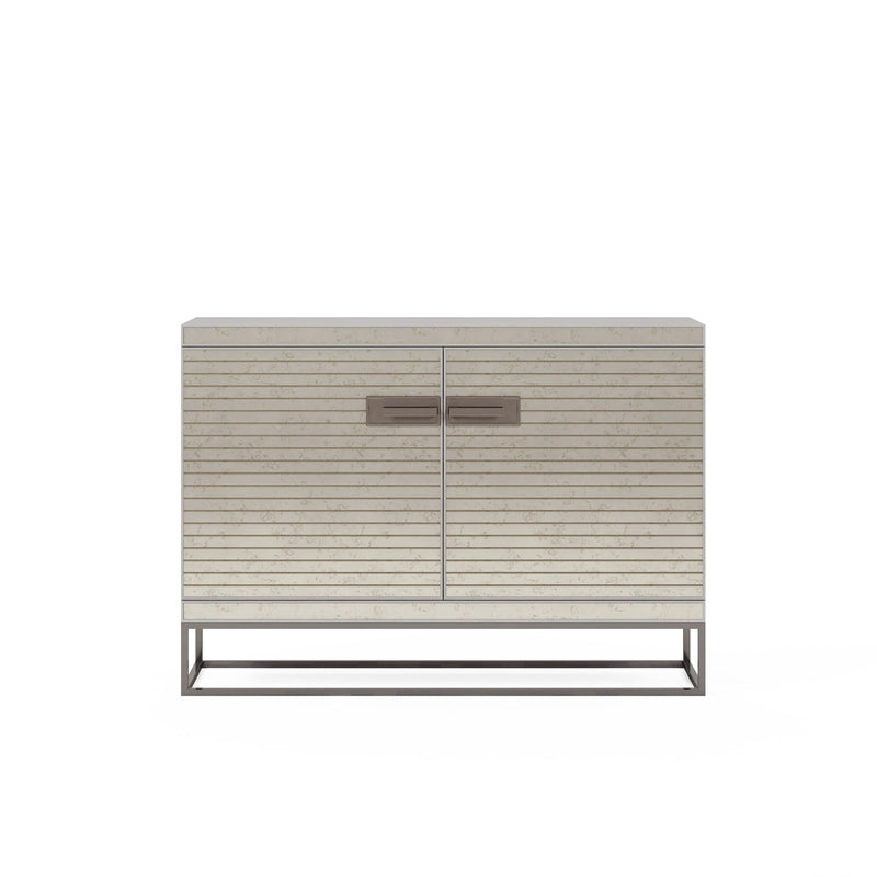 Mezzanine-Hall Chest
