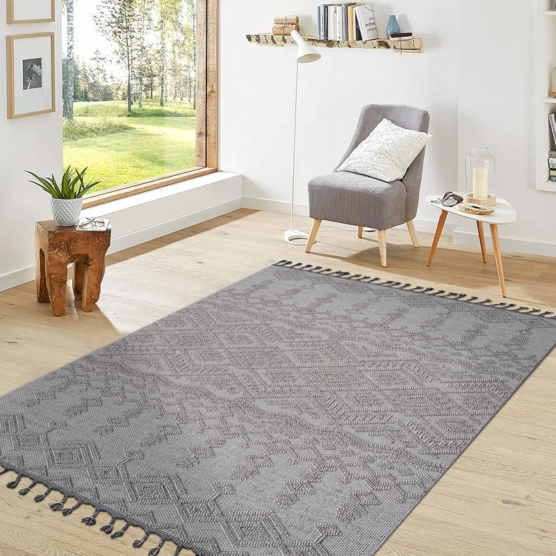 Guros - 6' X 9' Traditional Indoor / Outdoor Area Rug - White - R&R Furniture Gallery (Fountain Valley, CA)