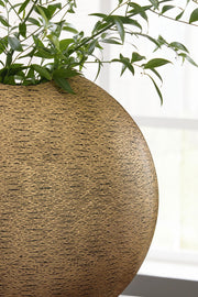Iansboro - Vase - R&R Furniture Gallery (Fountain Valley, CA)