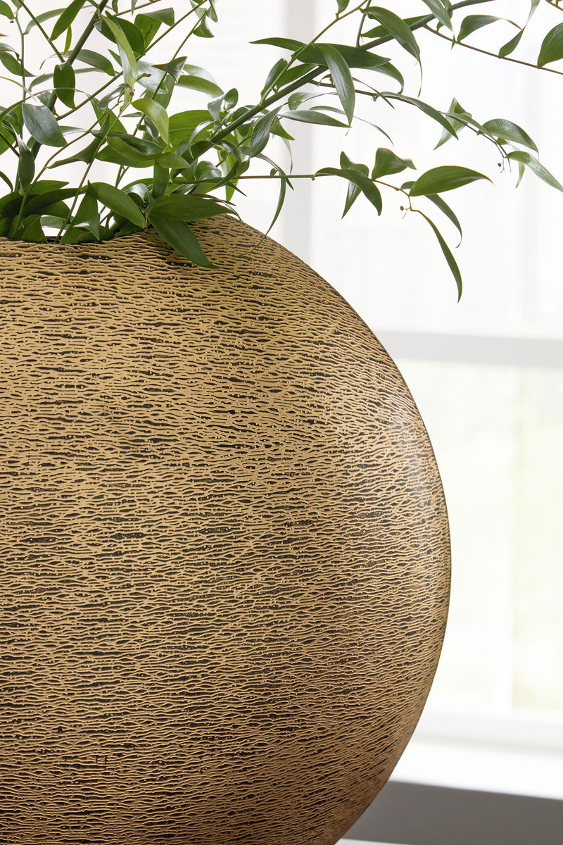 Iansboro - Vase - R&R Furniture Gallery (Fountain Valley, CA)